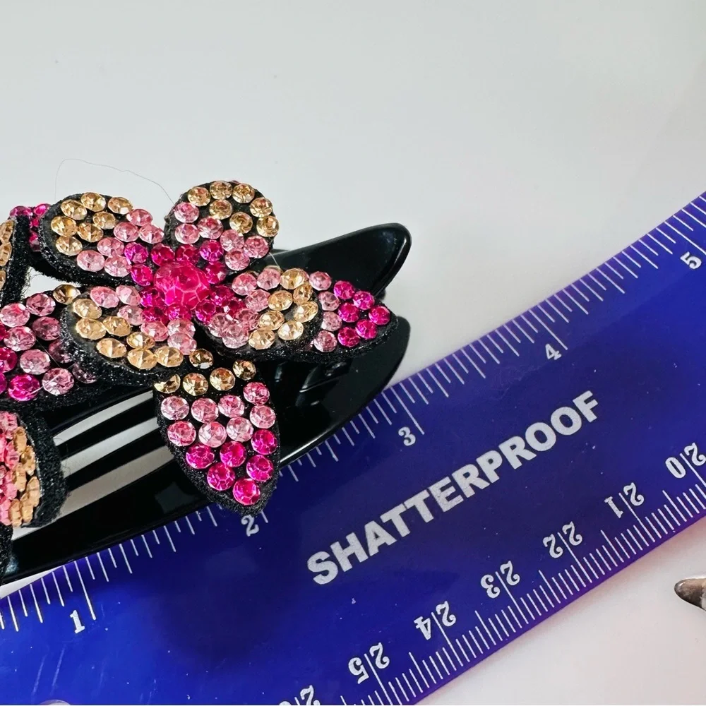 Elegant Floral Crystal Hair Clip